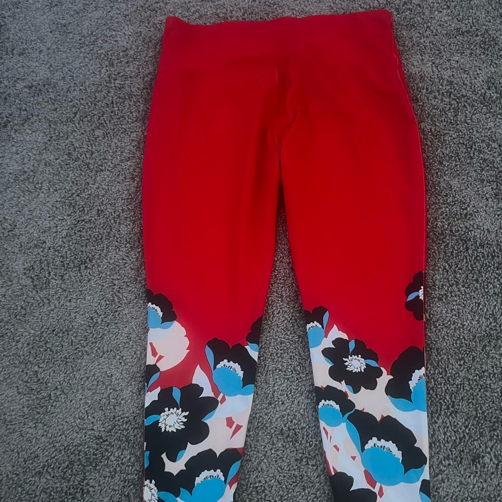work out red white cream and blue floral leggings